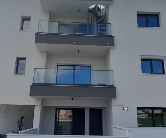 Glass Balustrates Aka 10